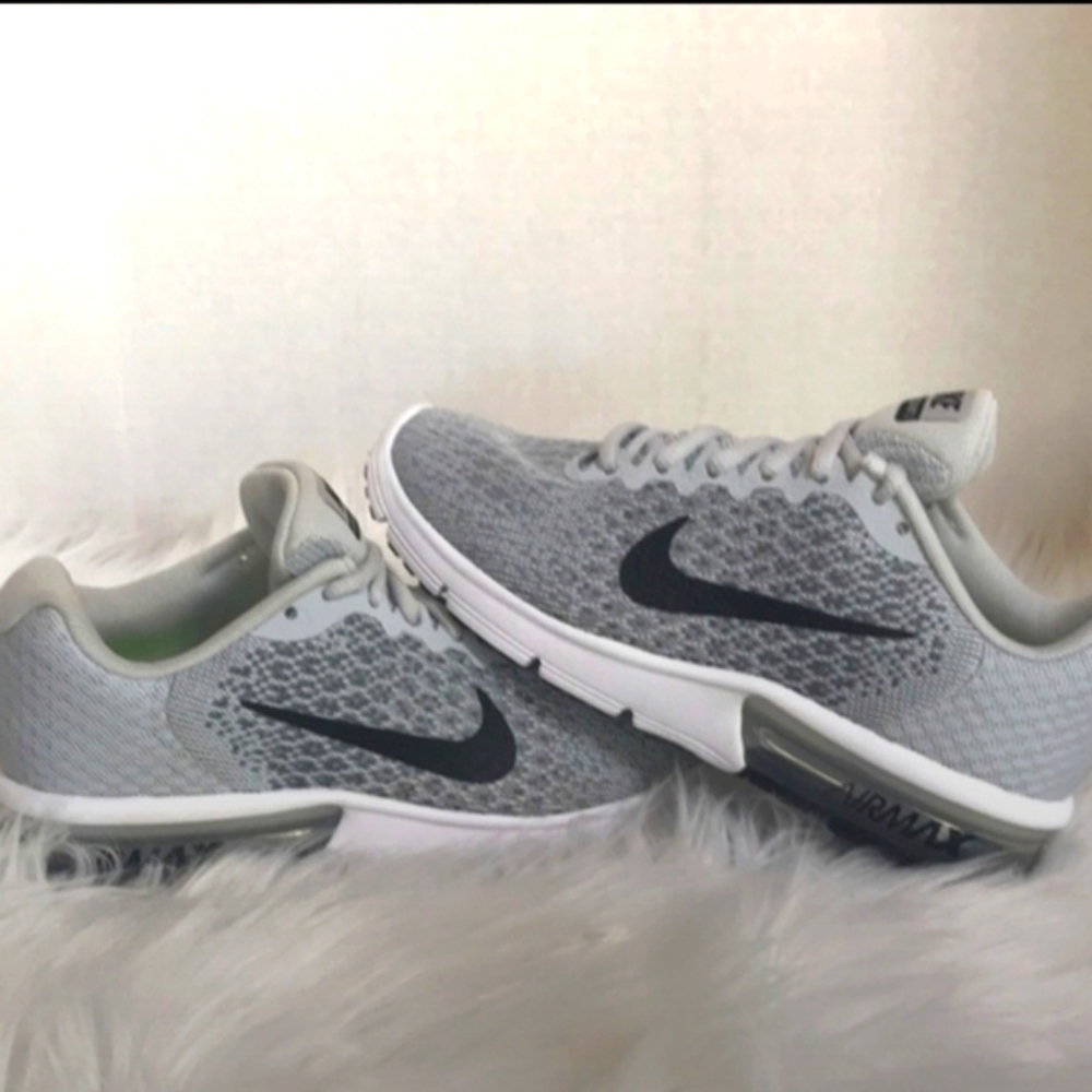 Nike Air Max Sequent 2 size 6